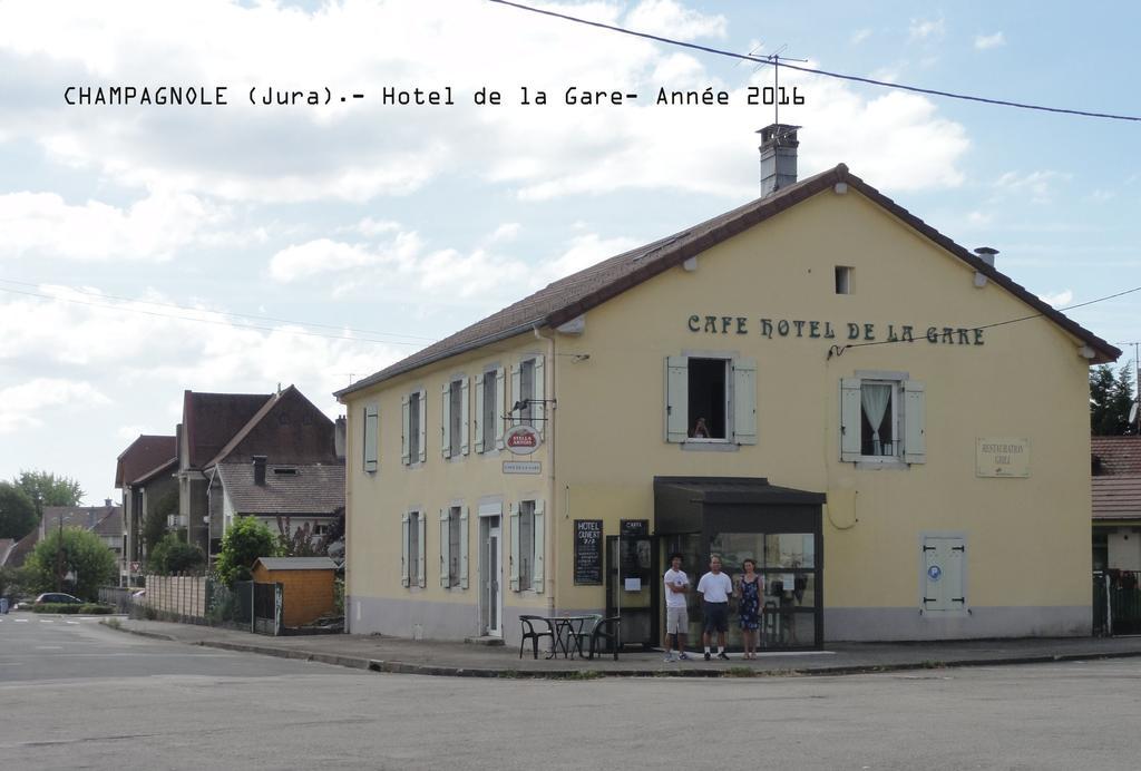 Cafe Hotel De La Gare Champagnole Eksteriør bilde
